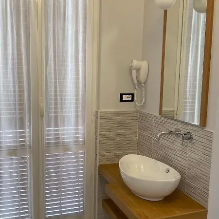 מלון Fiorenza & Banksia Meuble 2*