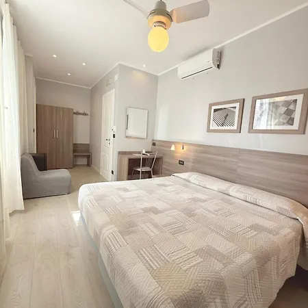 Fiorenza & Banksia Meuble מלון 2*