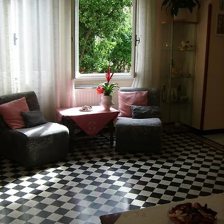 Fiorenza & Banksia Meuble 2* אלסיו