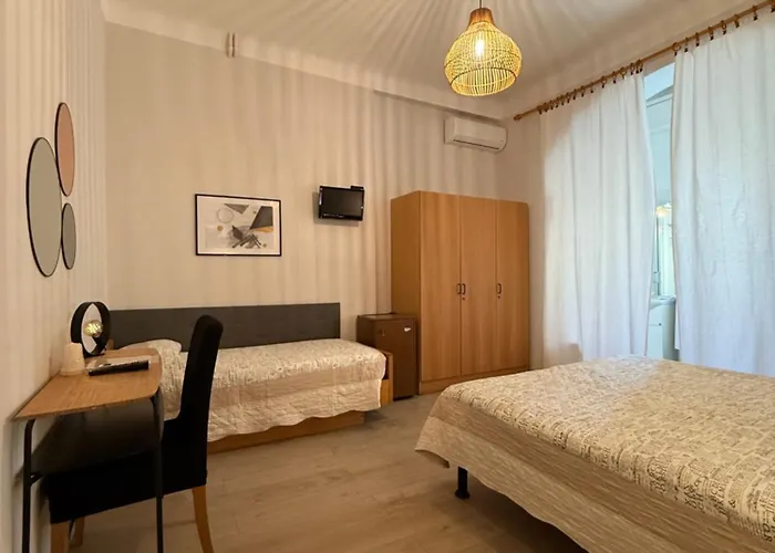 Fiorenza & Banksia Meuble Otel