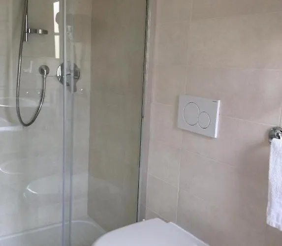 Otel Fiorenza & Banksia Meuble