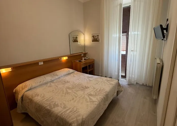 Fiorenza & Banksia Meuble 2* Алассио