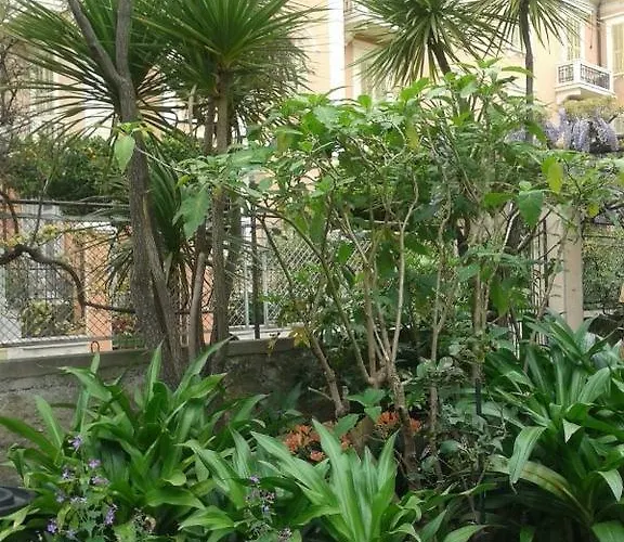 Fiorenza & Banksia Meuble 2* Алассио