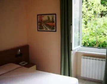 Fiorenza & Banksia Meuble 2* Алассио