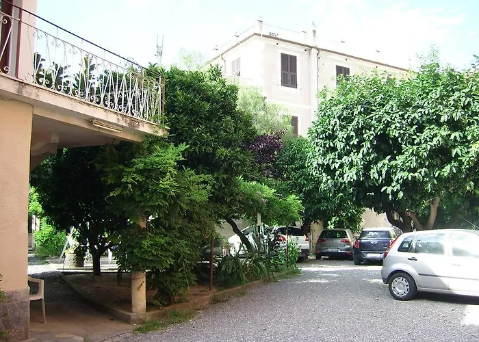 Fiorenza & Banksia Meuble 2* Алассио