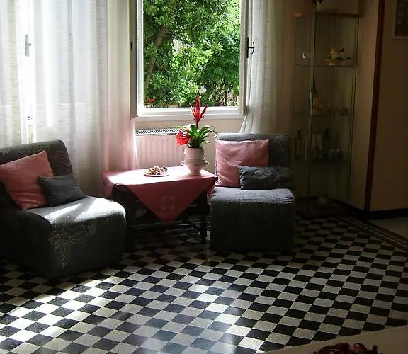 Fiorenza & Banksia Meuble 2* Алассио