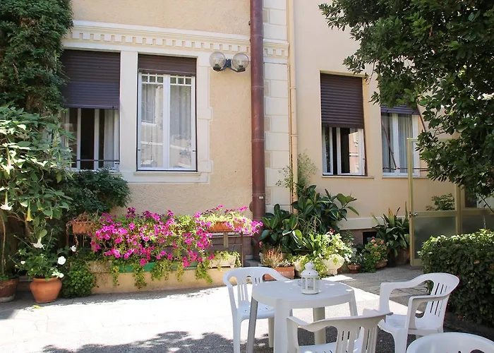 Fiorenza & Banksia Meuble 2* Алассио